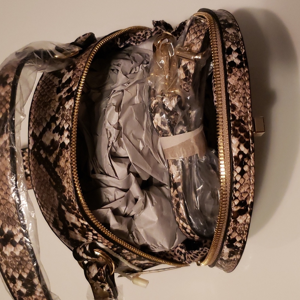 Handbag - Picture 3 of 6